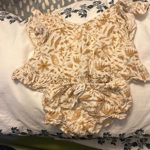 Rylee and crew 0-3 month 2 piece set.